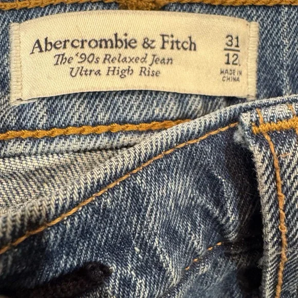 Abercrombie & Fitch Women's the 90s Straight Ultra High Rise Jeans Size 31 12 - Picture 3 of 7